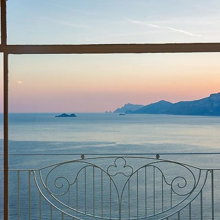 Tramonto D'Oro Hotell Praiano Exteriör bild